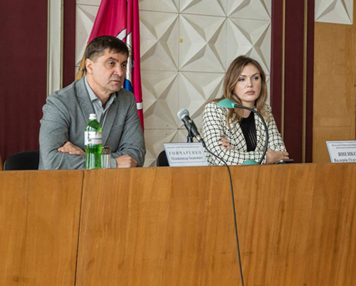 Хвилина мовчання на початку сесії Черкаської районної ради